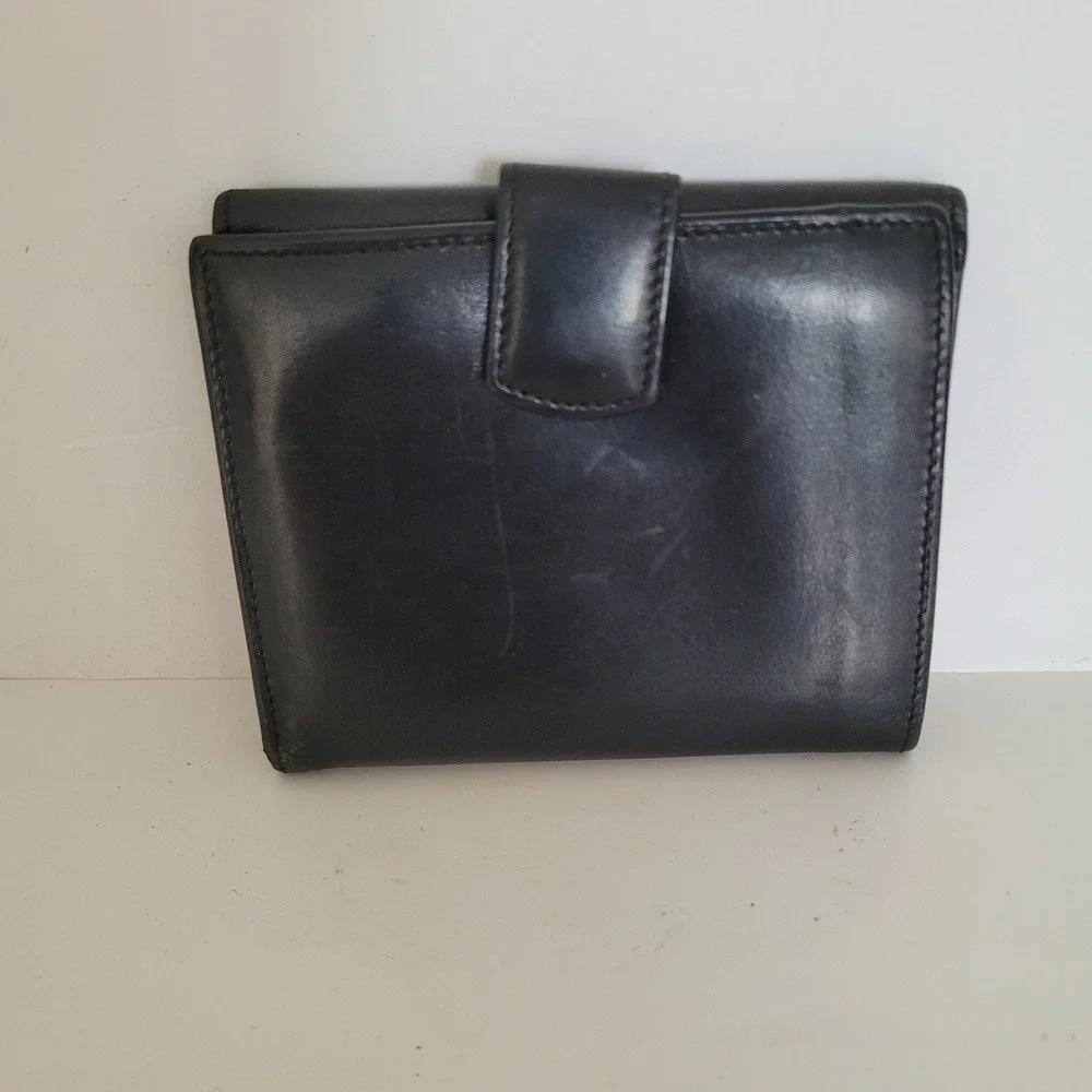 Salvatore Ferragamo Black Leather Gancini Bifold Wallet Vintage 224059 Italy